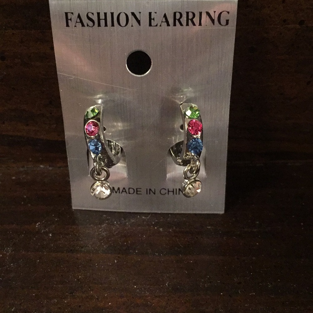NWT*Pretty silver hoop earrings w/ colored stones
